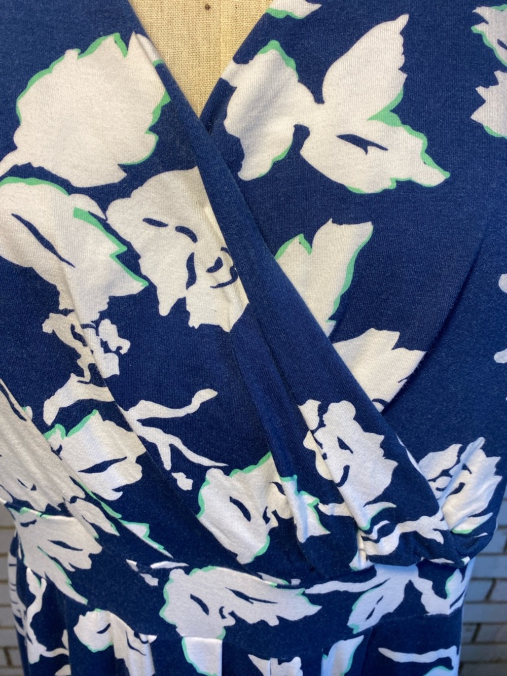 Lands' End Navy and White Floral Wrap-Style Midi Dress - Picture 2 of 6